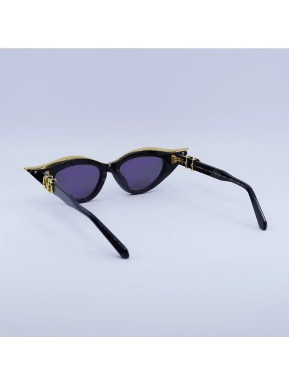 Valentino V-GOLDCUT-II VLS-114A Sunglasses Black/Yellow Gold Cat Eye Frame